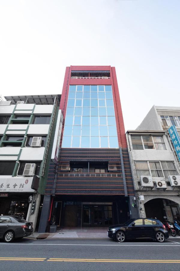 Hotel Brown - Chihkan Branch Tainan Exteriör bild