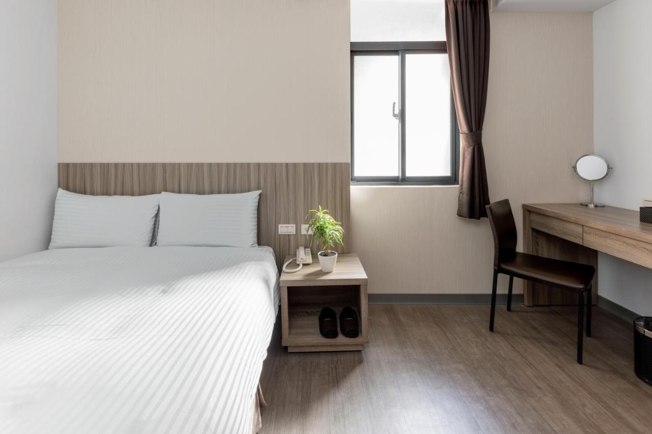 Hotel Brown - Chihkan Branch Tainan Exteriör bild