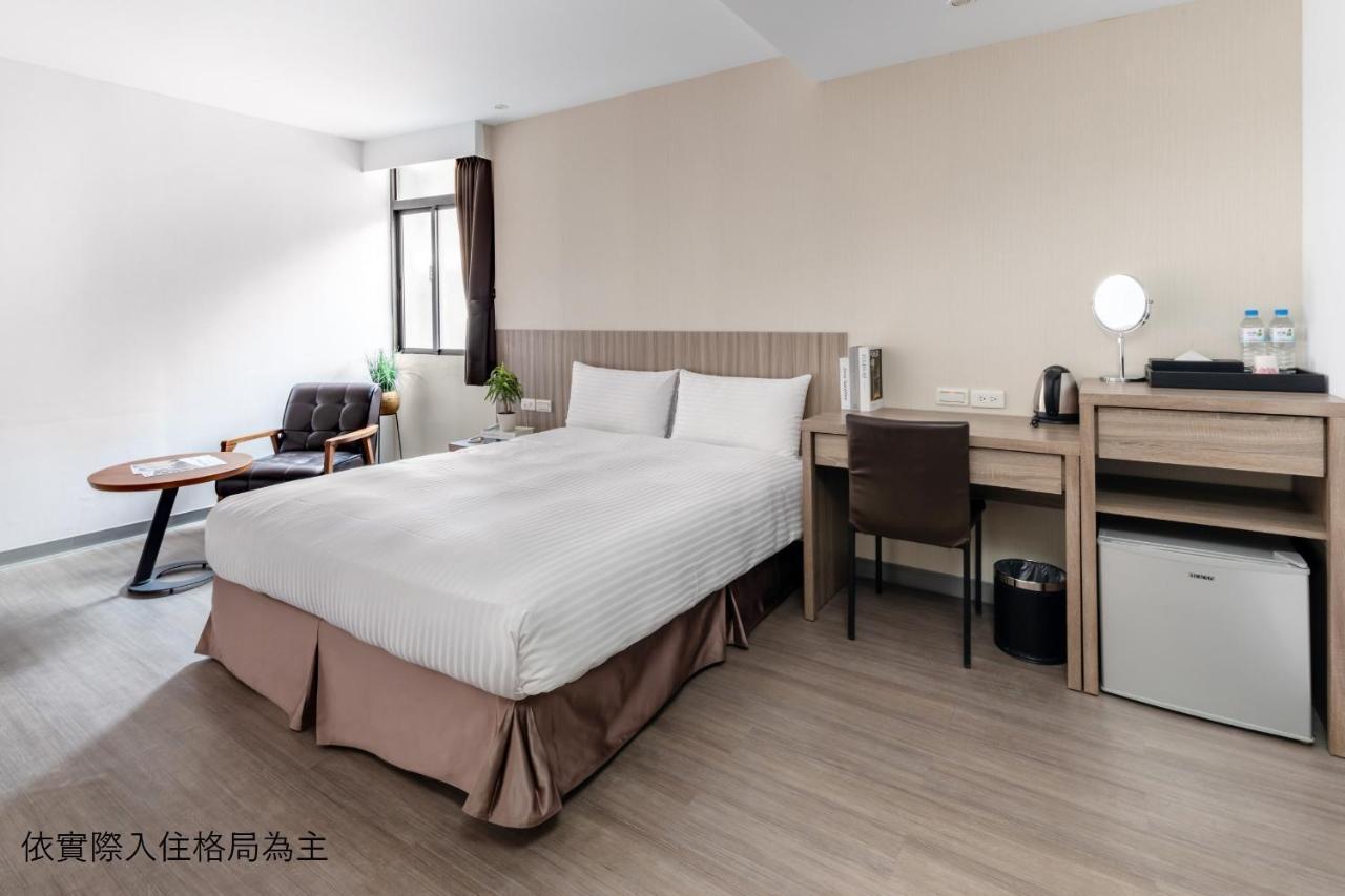 Hotel Brown - Chihkan Branch Tainan Exteriör bild