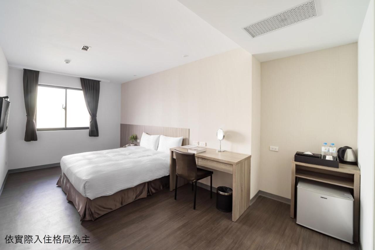 Hotel Brown - Chihkan Branch Tainan Exteriör bild