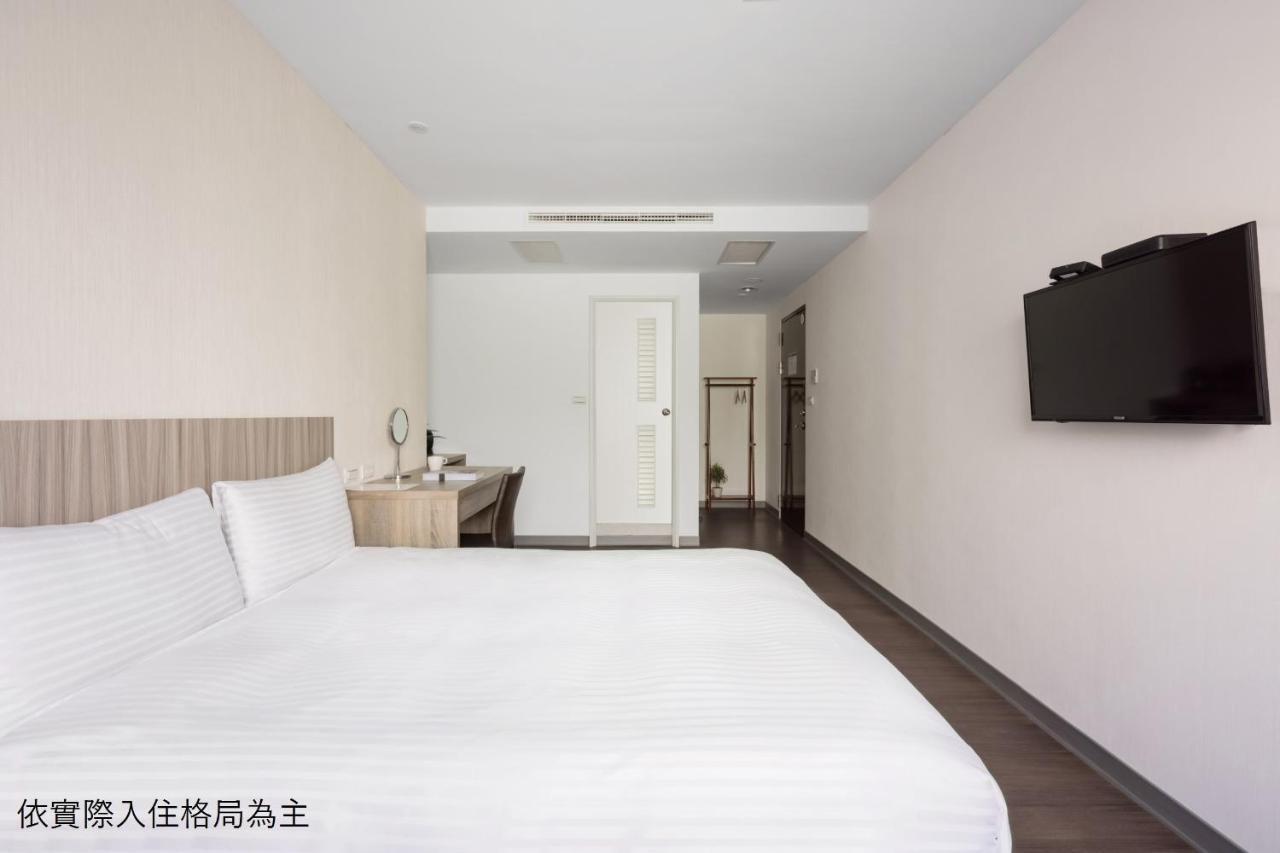 Hotel Brown - Chihkan Branch Tainan Exteriör bild
